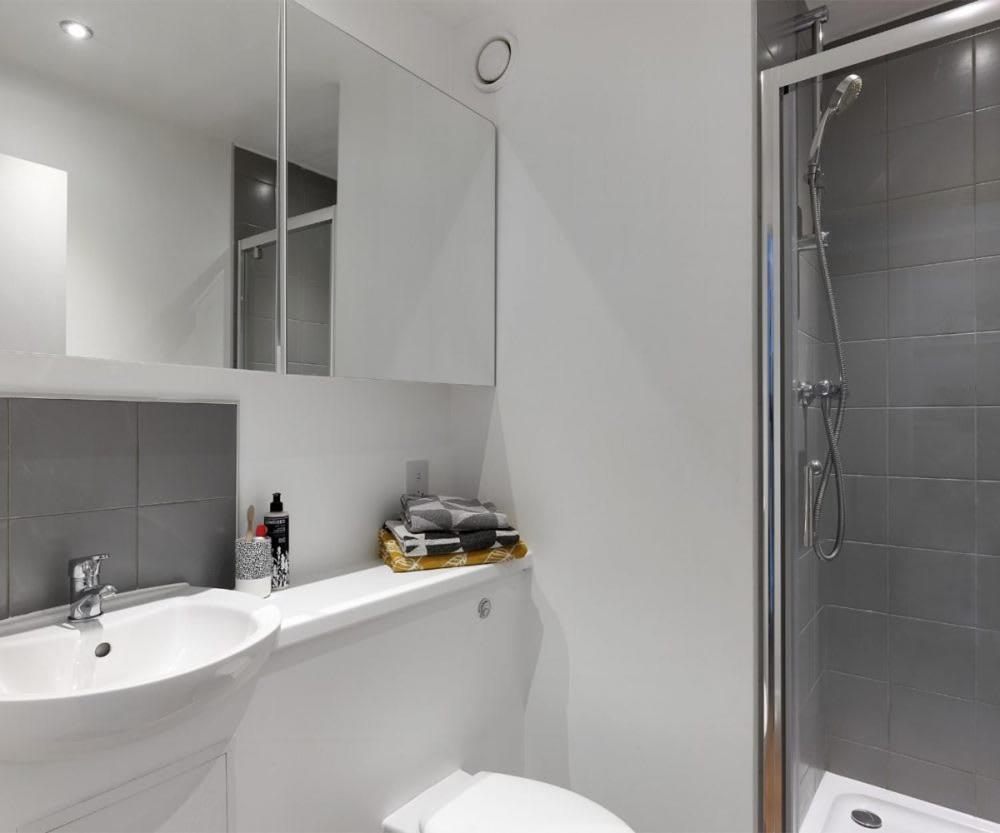 Zeni Ensuite, In Liverpool Exterior foto